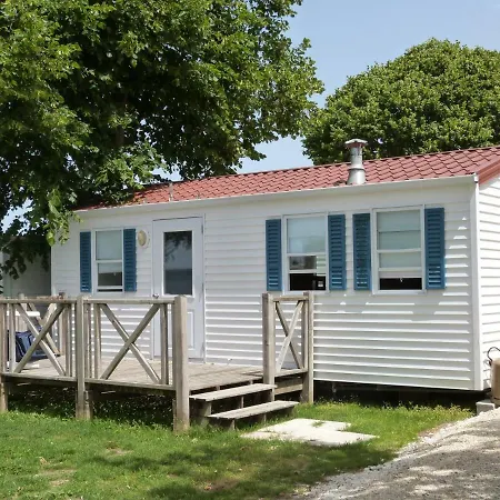 Camping Le Bellevue Proche De Royan 营地